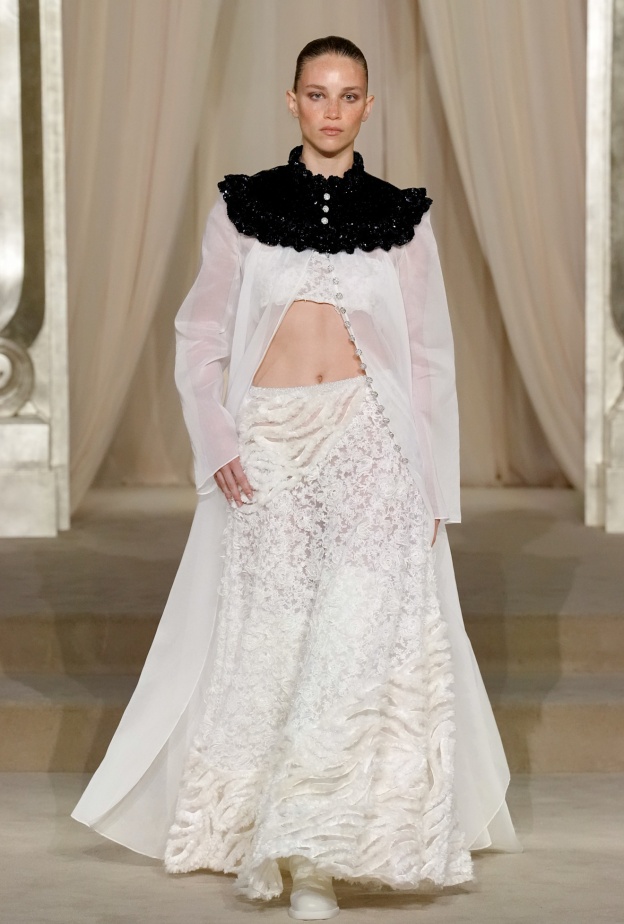 مجموعة Chanel للأزياء الراقية لموسم خريف وشتاء 2025-2026