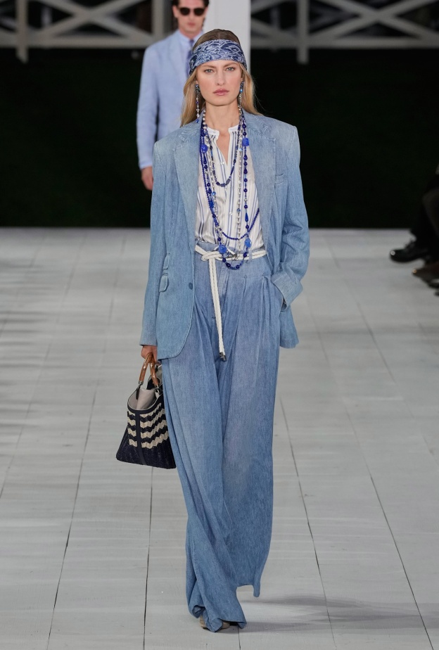 إطلالة بقماش الدنيم من Ralph LAuren
