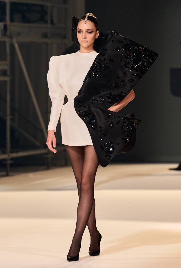 مجموعة Stephane Rolland للخياطة الراقية لخريف وشتاء 2025-2026