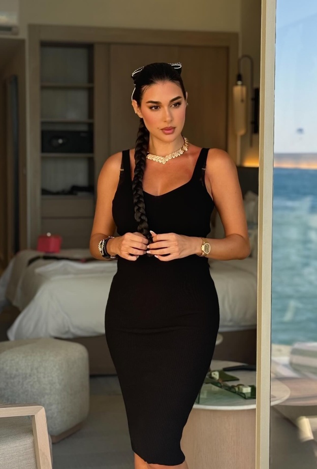 مجوهرات سفر نجمات العرب خلال صيف 2025
