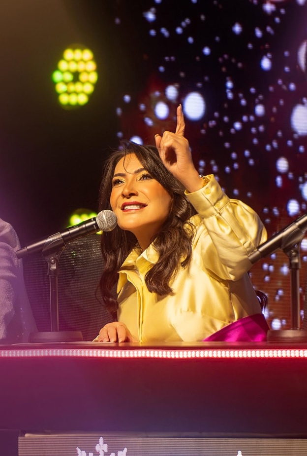 هدى حسين في مسرحية ريد كاربت