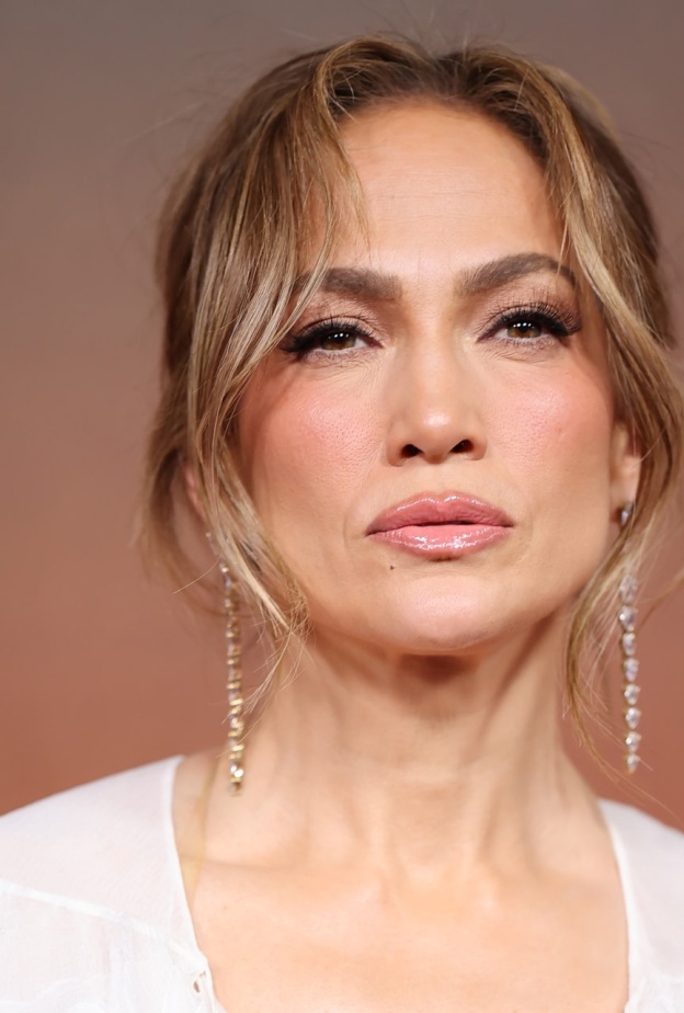 كيف تتخلصين من مسام البشرة الواسعة