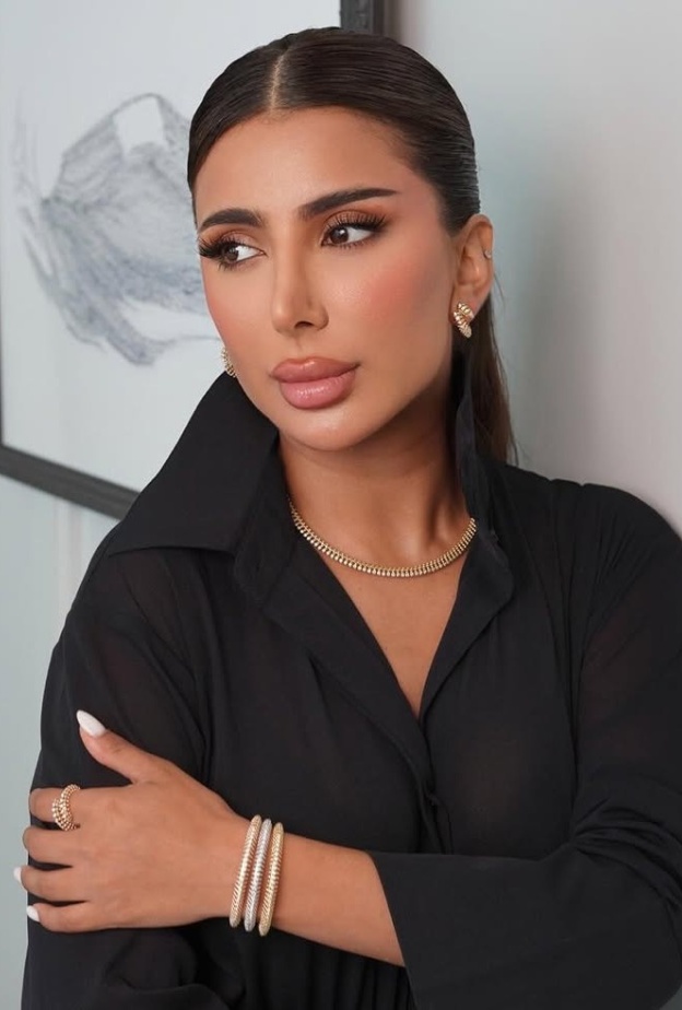 مصممة الأزياء الإماراتية مريم الياسي صورة من انستغرامها