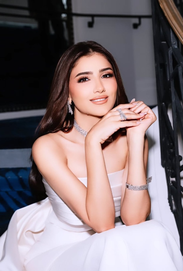 الممثلة مي عمر صورة من انستغرامها