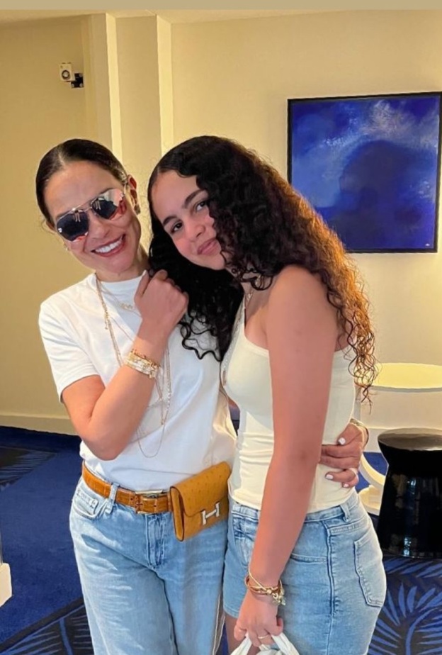 شريهان وابنتها