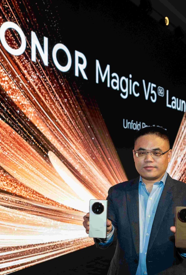 HONOR Magic V5