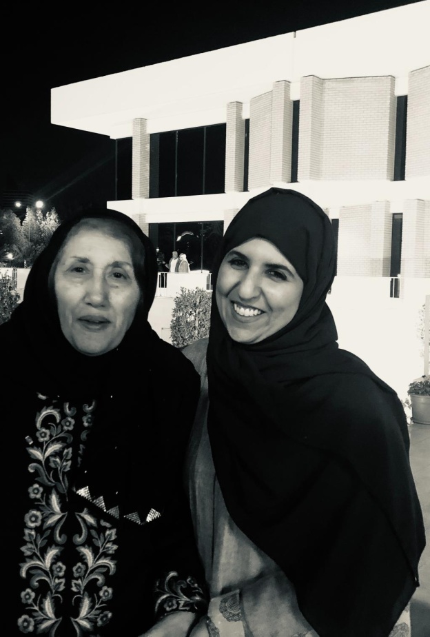دكتورة إيمان الجبرين مع الراحلة صفية بن زقر -  المصدر دكتورة إيمان الجبرين