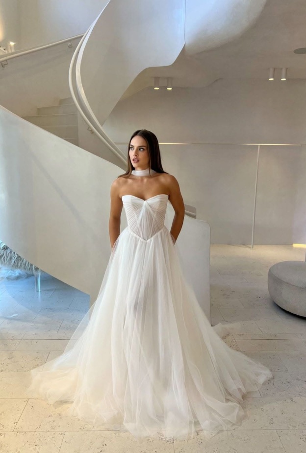 فستان زفاف بخصر الاسك مشغول بالتول من theivoryroombridal