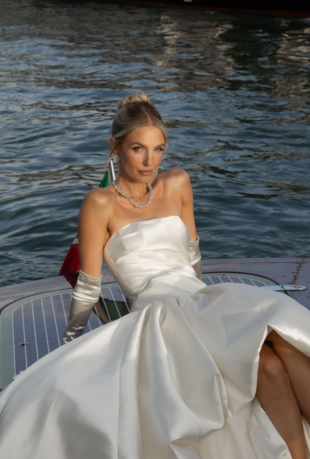 ليونـي هانِ Leonie Hanne بمجوهرات دار شوبارد Chopard العريقة