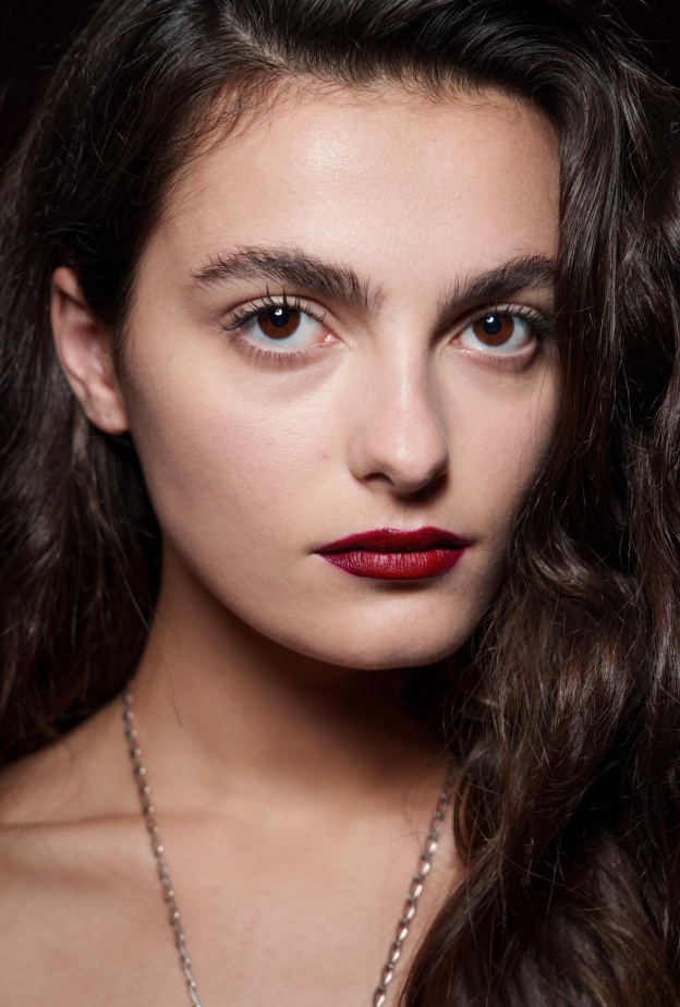 أسرار الجمال من الطبيعة لخطوات تكثيف الحواجب بطريقة راقية