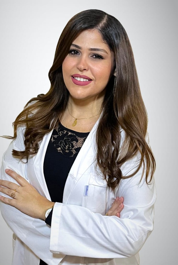 الدكتورة ريان فغالي طبيبة أمراض جلدية
