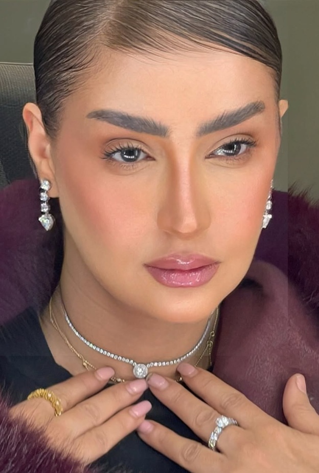 خبيرة المكياج نهال العليمي
