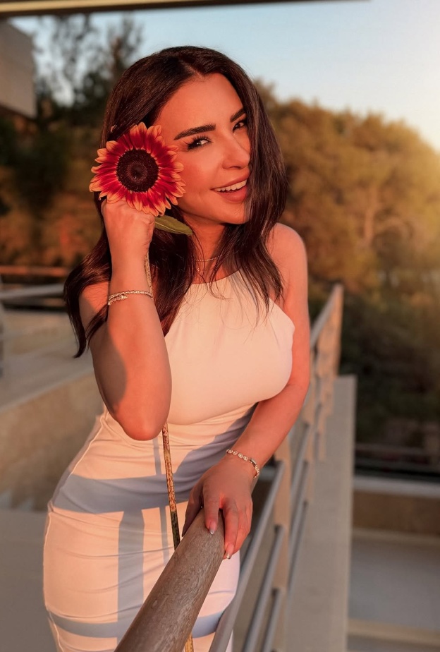 ماغي بو غصن صورة من انستغرامها