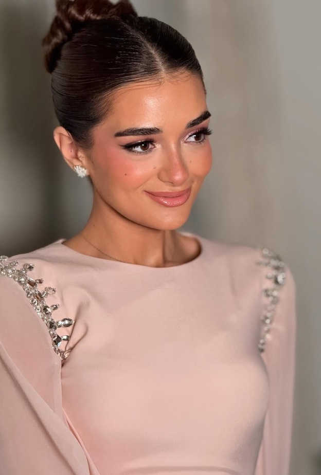 1 رئيسية ملك أحمد زاهر صورة من انستغرامها