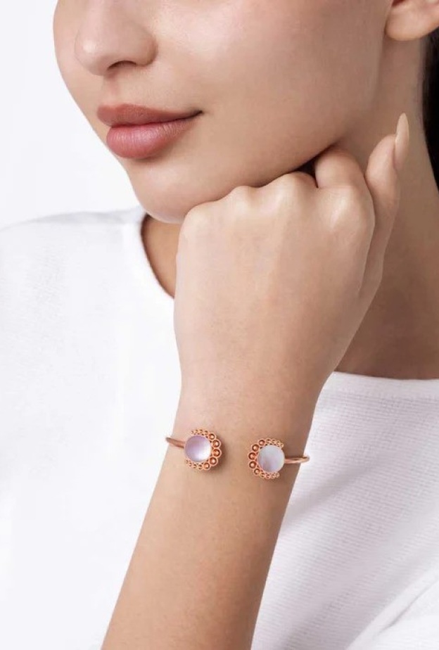 Bint Al Matar Bangle    من  Samra