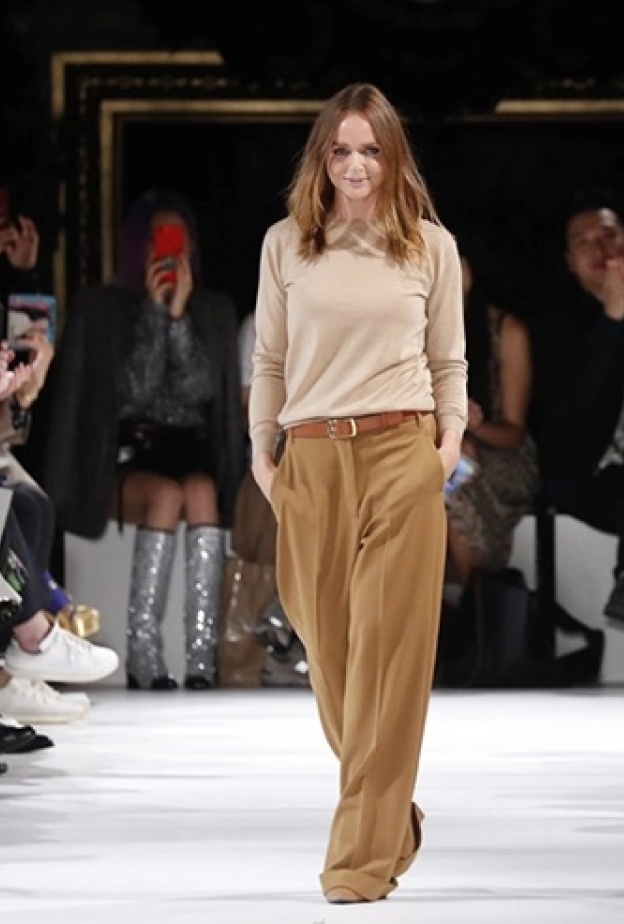 Stella McCartney مفاجأة جديدة في أسبوع الأزياء في الرياض الصورة من موقع the fashiongton post