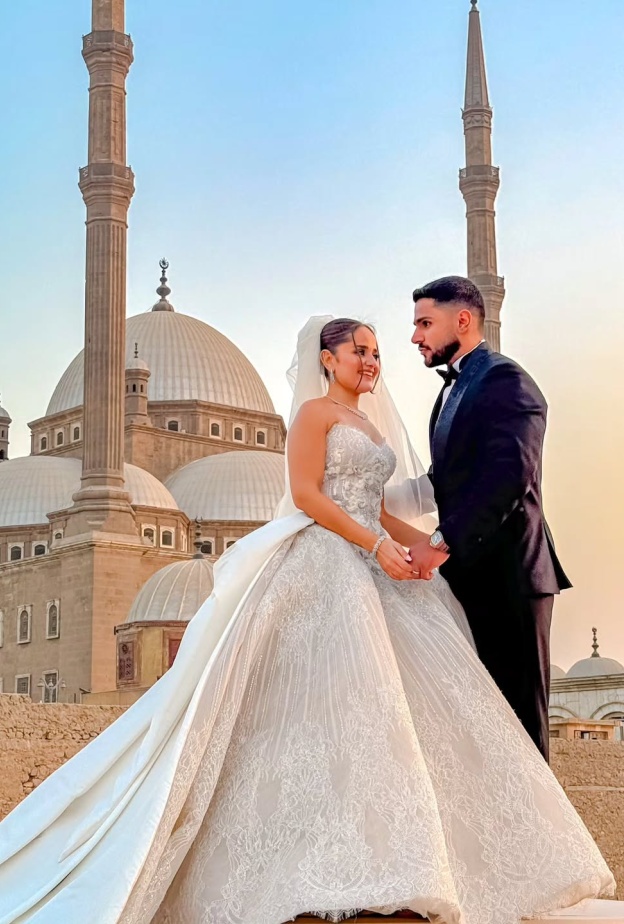 زفاف بجانب قلعة صلاح الدين المصرية