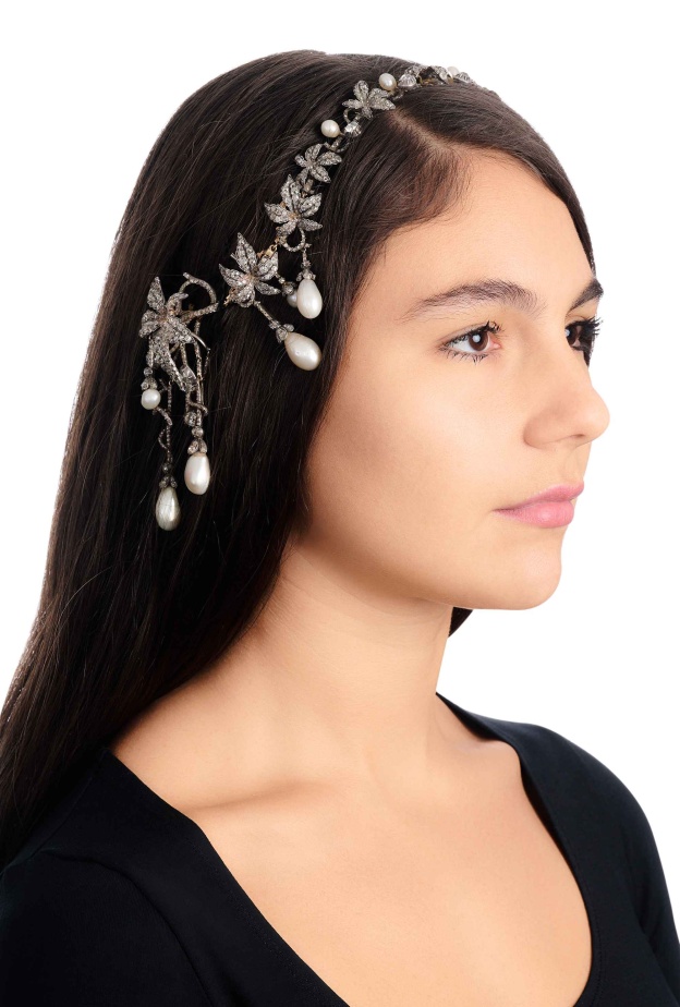 زينة شعر نادرة وذات أهمية تاريخية كبيرة من اللؤلؤ الطبيعي والماس