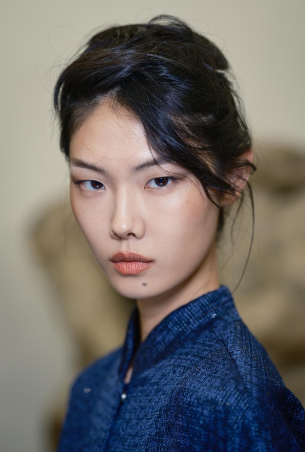 البشرة الزجاجية الكورية.. انطلاقة نحو الإشراق بخطوات بسيطة ونتائج مذهلة