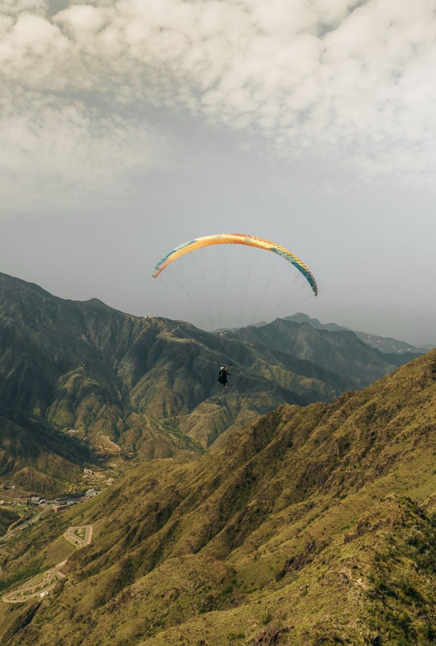 "السودة" حيث تعانق الجبال الغيوم وتتنفس الطبيعة سحرها الأبدي.. إليكم تجارب استثنائية لعشاق المغامرة