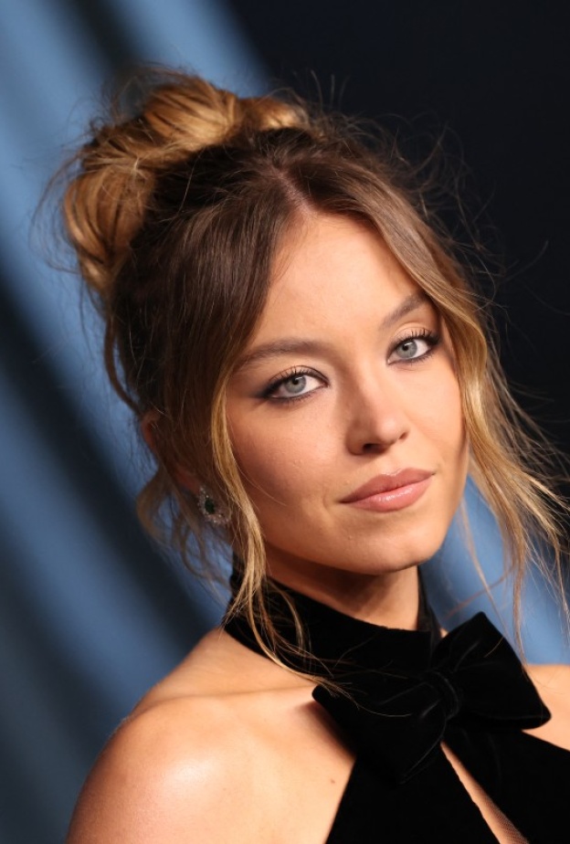 اطلالة Sydney Sweeney برسمات المكياج المات
