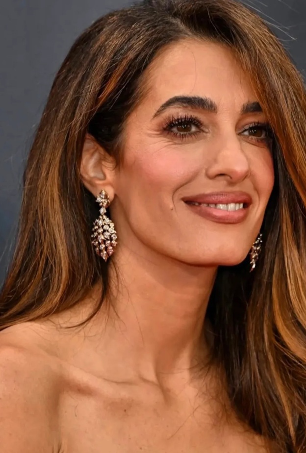 خطوات تمنحكِ شعر ذات الفخامة مثل أمل كلوني