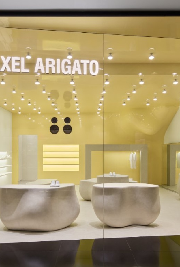 Axel Arigato تواصل توسيع حضورها العالمي وتفتتح أول متجر لها في دولة الإمارات