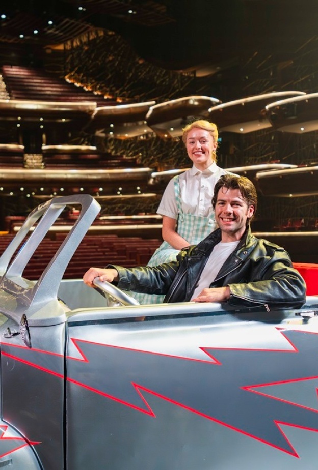 Grease The Musical تبهر جماهير أوبرا دبي في أول ظهور لها على الإطلاق في المنطقة