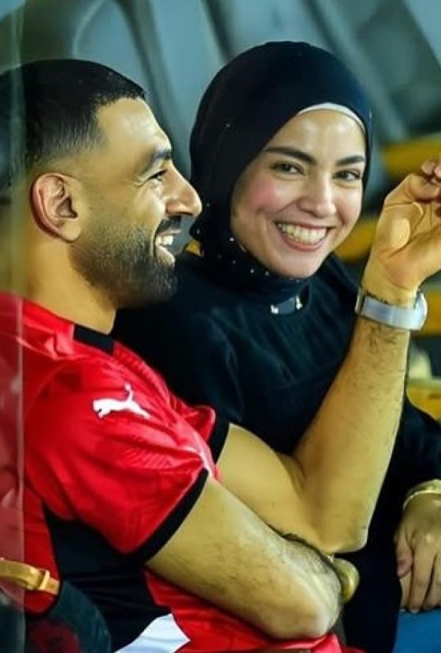 محمد صلاح وزوجته