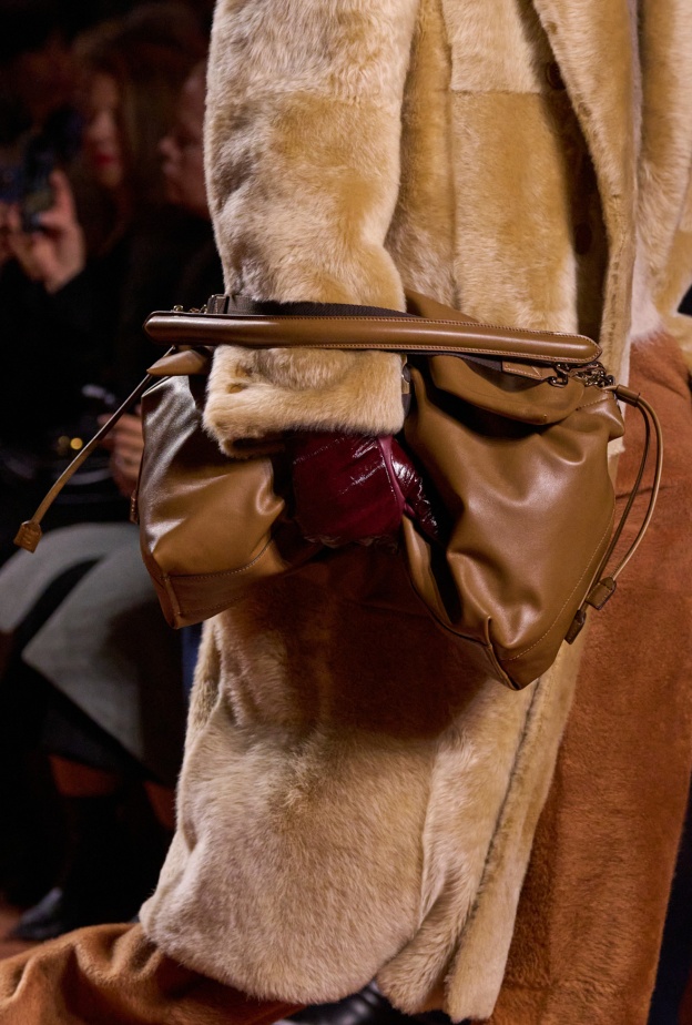 صيحة الـ Slouchy Bags... الأناقة في أبهى صور الراحة
