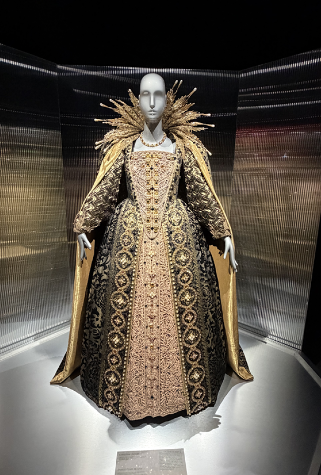 سواروفسكي Swarovski تكشف فصلا استثنائيا من معرضها العالمي Masters of Light – Hollywood