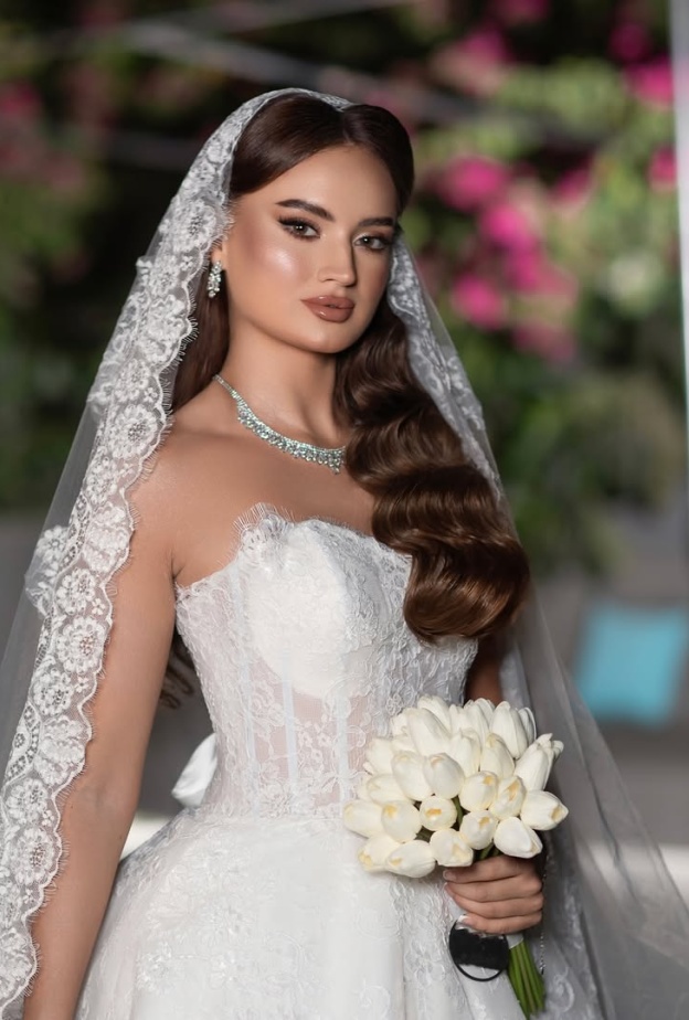 من اطلالات العرايس من الميك أب أرتست خديجة محمد