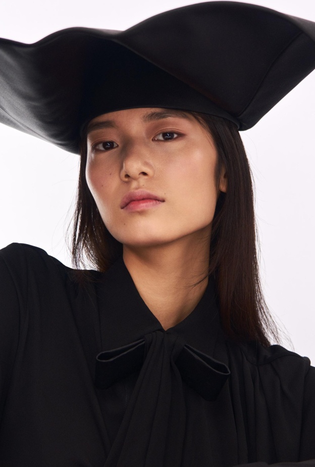 كواليس عرض ديور Dior لربيع وصيف 2026 في باريس