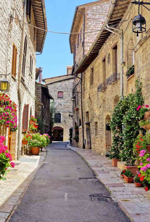 أجمل البلدات الإيطالية الصغيرة للزيارة لرحلات شهر العسل