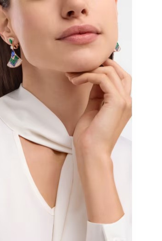 أقراط مرصعة بالأحجار من Bvlagari