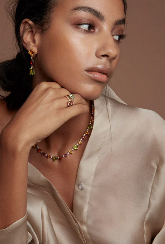 أقراط Galle بحجر السترين من Noora Shawqi