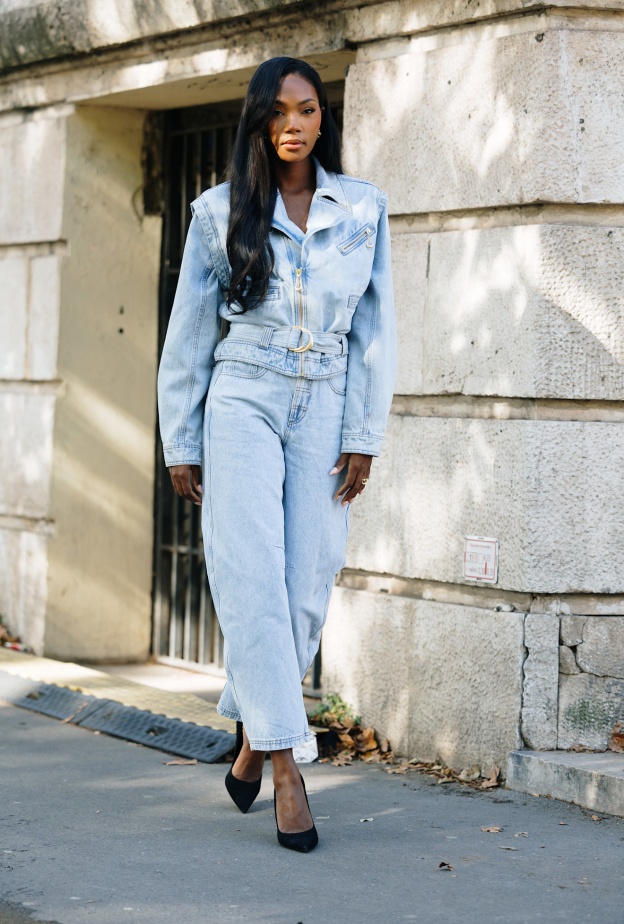 إطلالة صباحية من الدنيم 