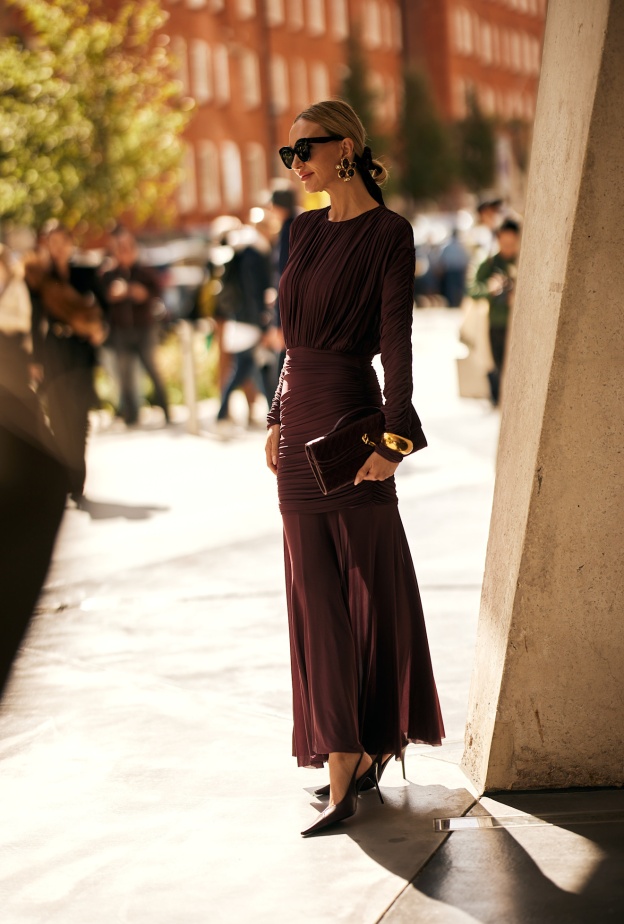 إطلالة مناسبة لعشاء رومانسي من شوارع لندن