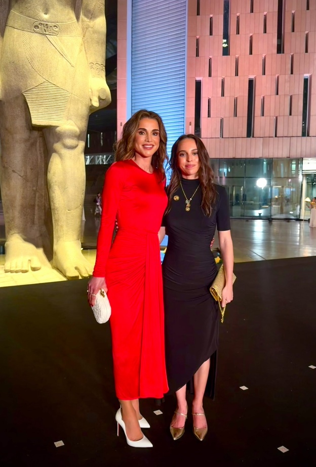 تشابه أسلوب مجوهرات الأميرة إيمان والملكة رانيا