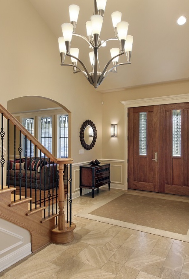 الإضاءات المناسبة قادرة على تحويل ممر المنزل إلى مشهد ساحر