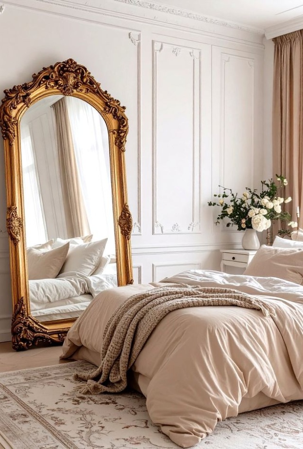 القطع العتيقة المستوحاة من الطراز الباريسي المذهب