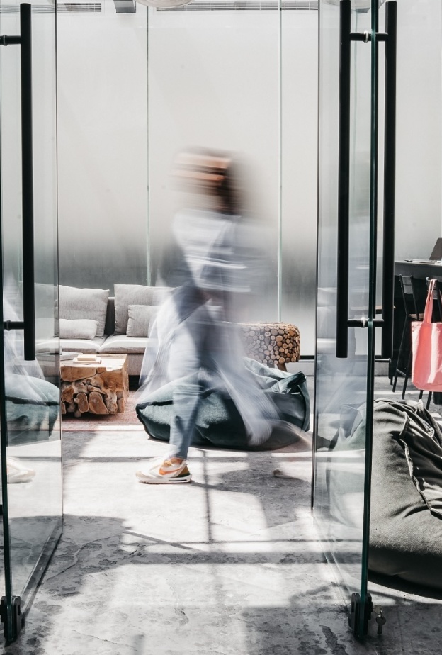 جمعية الأزياء تطلق PFA Fashion Talks بالتعاون مع مساحة ليفت في JAX