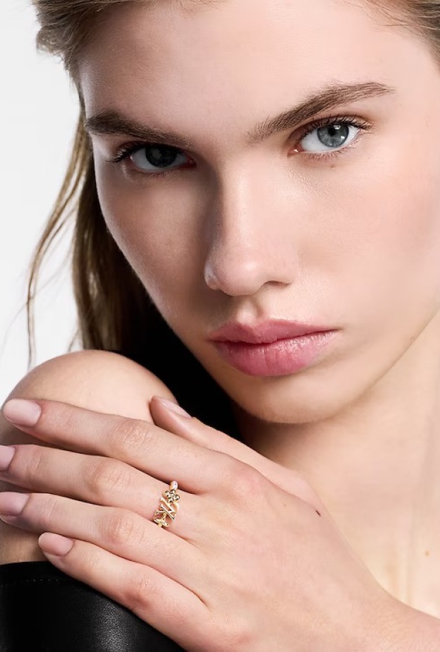 خاتم  LV  الأيقوني