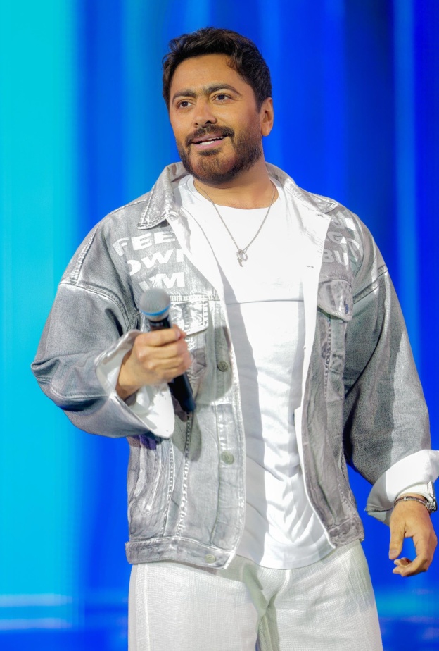 يمر تامر حسني بأزمة صحية تسببت في إستئصال جزء من الكلى