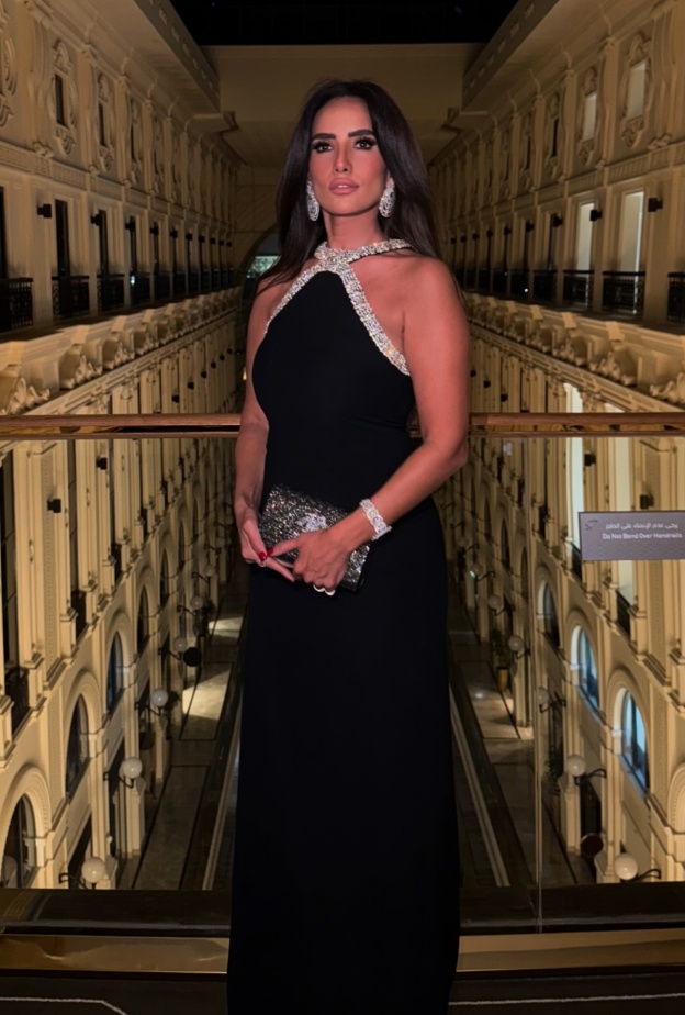 زينة بطلة ورد وشوكولاتة بأجمل تصاميم المجوهرات