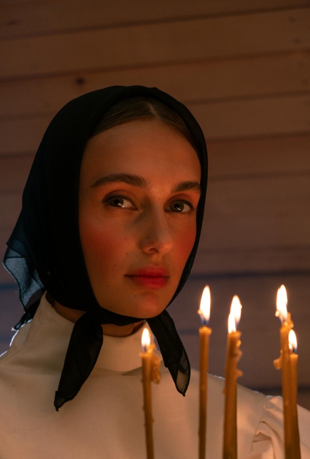 طقوس مسائية تُجسد العلاقة بين التأمل والامتنان لاكتشاف ذاتكِ وتطوير شخصيتكِ