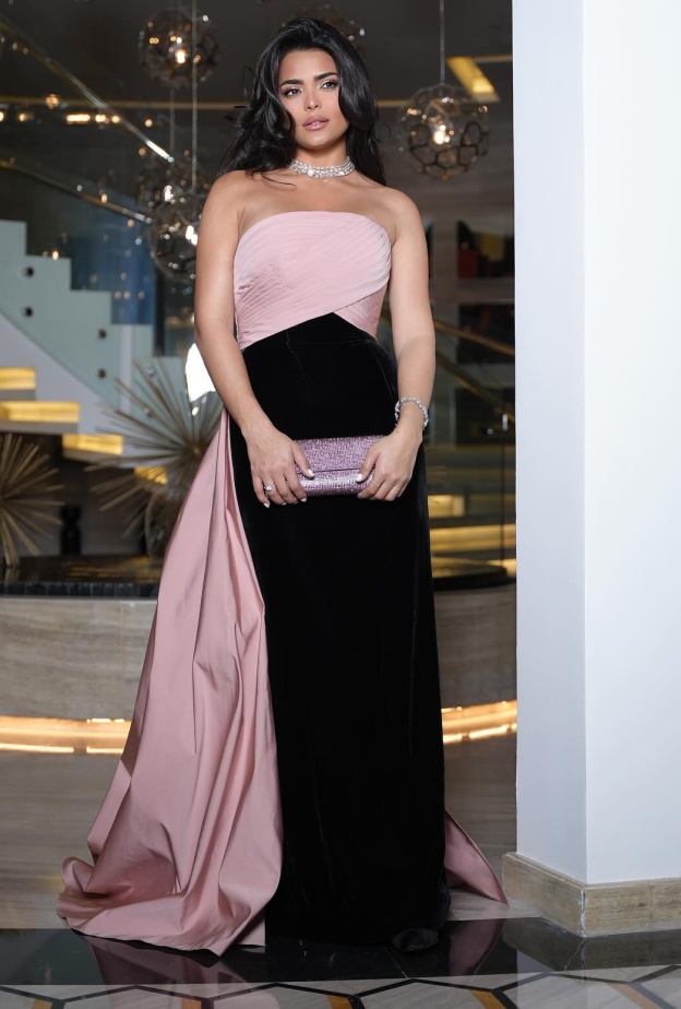 أجمل مجوهرات أسماء جلال بطلة السلم والثعبان