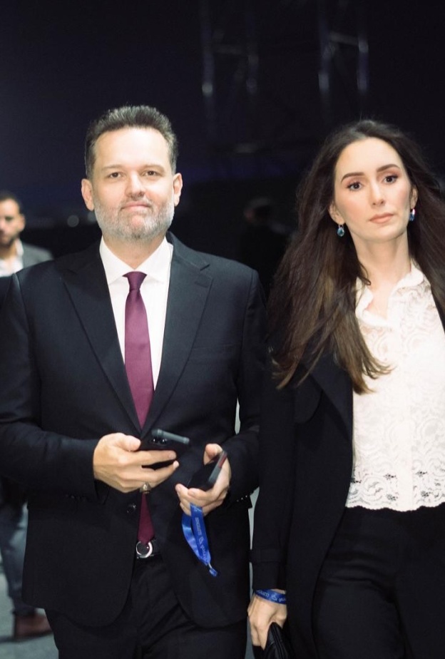 محمد محمود عبدالعزيز يرزق بمولوده الثاني