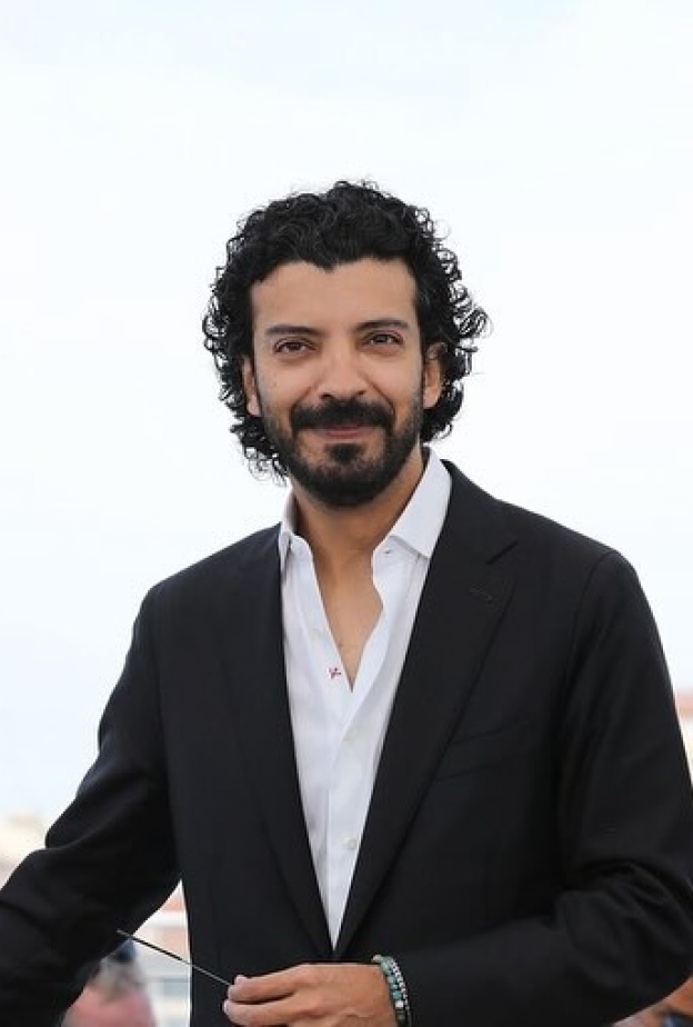 تفاصيل فيلم العيون الساهرة