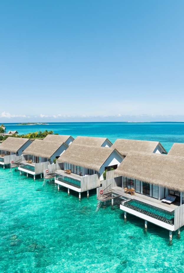 رفاهية بلا حدود.. أفضل المنتجعات للاحتفال بعيد الاتحاد الـ54 في أجواء إماراتية راقية